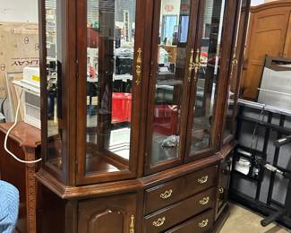 Thomasville China Cabinet