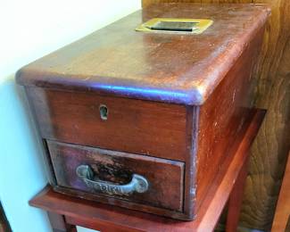 Rare O'Brian's Self Closing Til