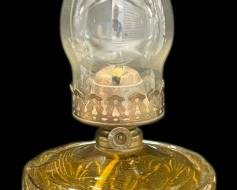 Amber Diamond And Fan Oil Lamp