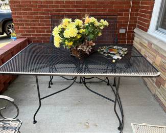 Patio table and 4 chairs...