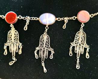 Silver and agate neclace