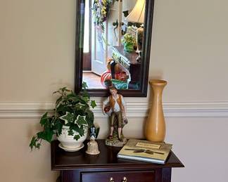 Entry way table