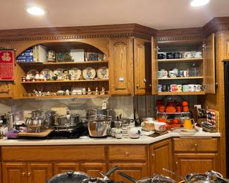 The kitchen items continue....