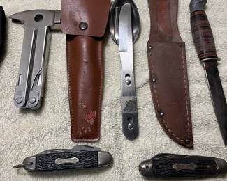 Vintage Boy Scout, utensil mess kit, pocket knives, and hunting knives.