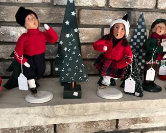 Bryer carolers.