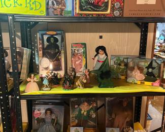 Very large collection of vintage Wizard of Oz.