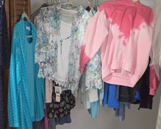 Women's S/M clothing and shoes and boots - size 6 & 6.5