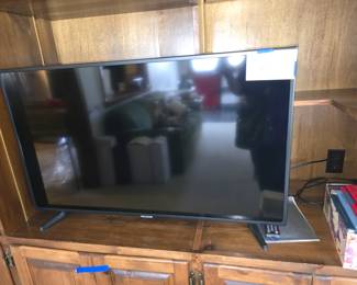 42" Samsung Flatscreen TV with remote