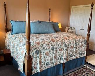 King 4 Poster Bed with Bedding