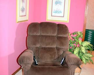 Ultra Comfort Power Lift Chair with Heat and Massage