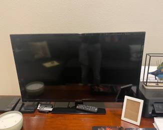 43" Insigna TV $95