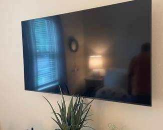 Samsung TV 50" $200
