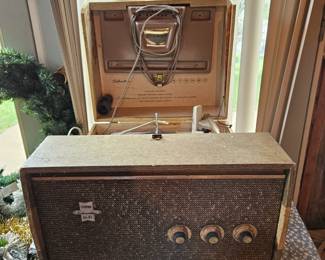 Silvertone record player