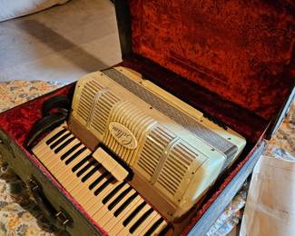 Cellini accordion