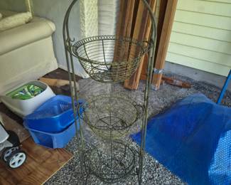 Metal kitchen rack