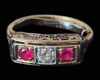 14k Gold Vintage Ring w Diamond Rubies 2.48g