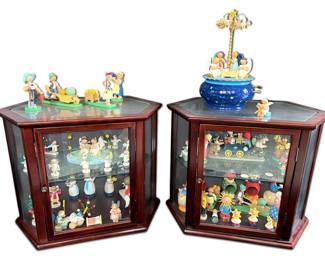 Two Small Display Cases And Painted German Figurines