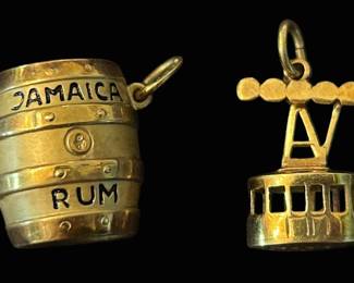 Two 14k Gold Charms Zugspitze Cable Car Yellow Gold Jamaican Rum Barrel 5.66g Total