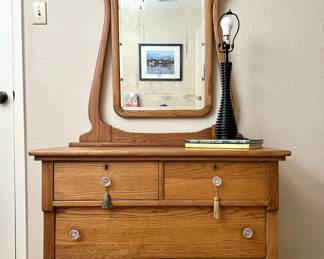 Antique Oak Dresser/Mirror with working lock/key!
38”(w) x 19”(d) x 26.25”(h)
With mirror 71”(h)