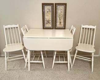 35.5”(w) x 23.25”(d) x 29.75”(h)
With drop leaves extended 41.25”(d)