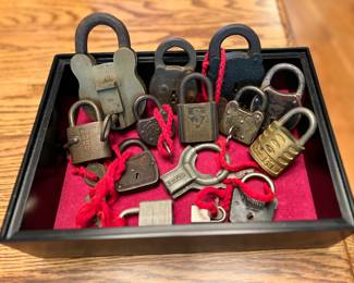 Cool vintage locks…many with keys