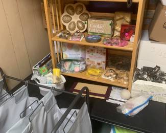 More kitchen and baking gear, another 3 piece hamper