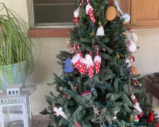 Fully outfitted a Christmas tree