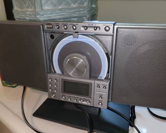 Desktop stereo