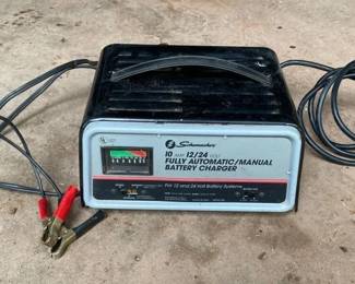 Schumacher 10 Amp 12/24 Volt Battery Charger