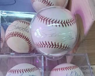 baseballs sign, pete rose, ron santo, buck oniel, reggie jackson