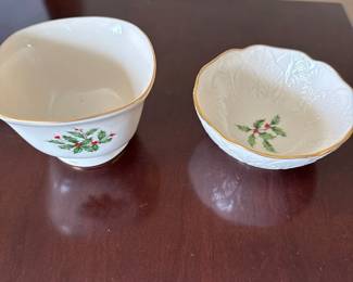 Lenox Holiday 4.5" Fluted Candy/Nut Bowl - Lenox Holiday Holly & Berry Bowl