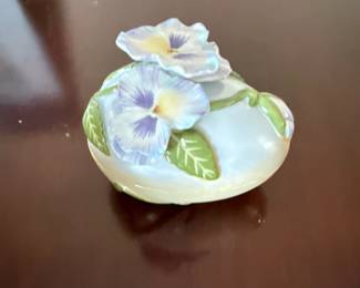 Fitz and Floyd Pansy Egg