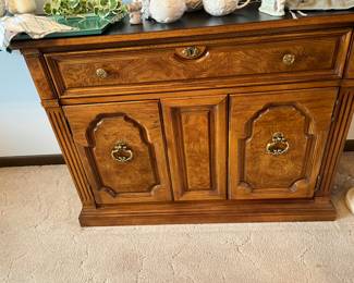 VINTAGE EXPANDABLE BAR/BUFFET