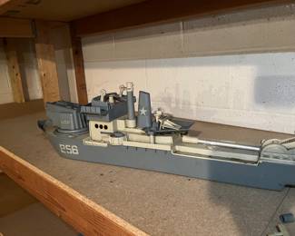 RARE VINTAGE REMCO FIGHTING LADY BATTLESHIP 