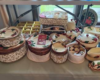 AMAZING COMPLETE SET FRANSISCAN POTTERY APPLE DINNERWARE 
