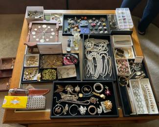 Miscellaneous costume jewelry