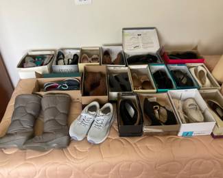 Ladies shoes like new