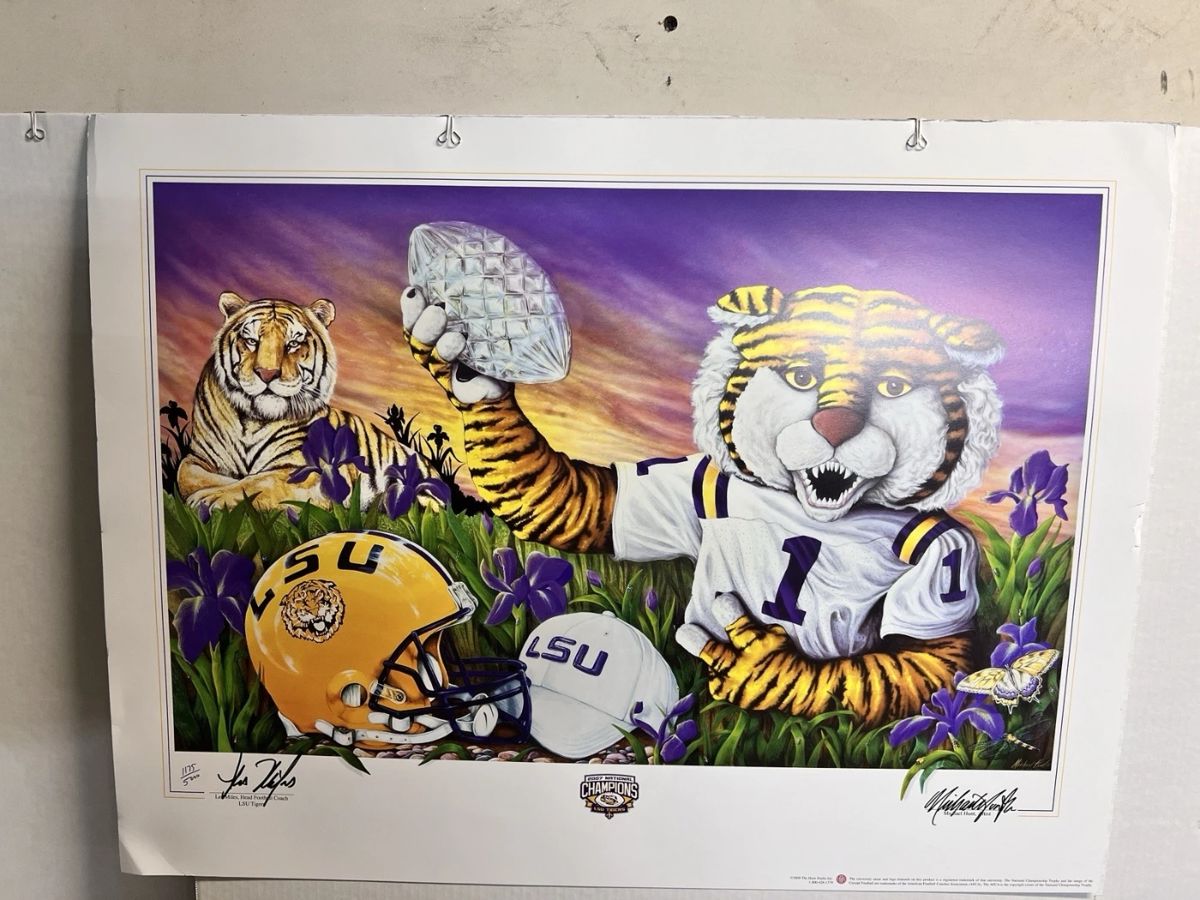 Wild Thing LSU 2007 National Champions Signed Les Miles  Michael Hunt BR2417 $125.99  - AAA Vintage 9017 Airline HWY New Orleans, LA 70118 Hours 10-4 Monday - Saturday