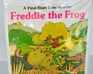Vintage Freddie the Frog Early Reading Book And Cassette Tape JEN8005 $18.99