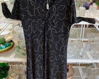 Jessica London Womens Size 1X Dark Brown with a Geometric Design Dress AAA2616 $24.90  - AAA Vintage 9017 Airline HWY New Orleans, LA 70118 Hours 10-4 Monday - Saturday