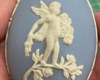 Vtg Wedgewood Porcelain Egg Shaped Trinket Box AAA2375 $40.00