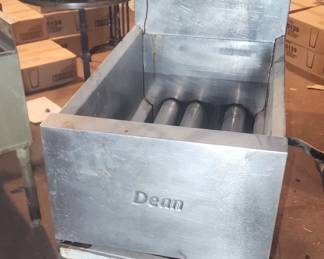 LG9007 Dean Commercial / Industrial Deep Fryer - Gas - Natural Series AH Model SR42GN $500.00