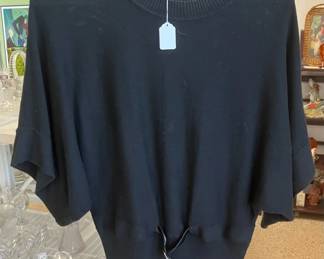 Sydney Easton Short Sleeve Size 1X Black 80s Sweater w Faux Belt AAA2586 $20.00 9017 Airline HWY New Orleans LA 70118 By Appointment 10-4 M-S
