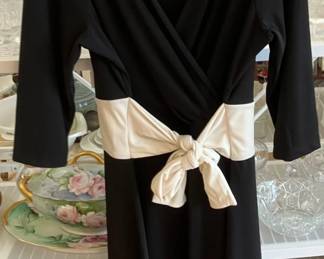 Chadwicks Womens Size 18W Black with a White Tie Belt Dress AAA2614 $29.99  - AAA Vintage 9017 Airline HWY New Orleans, LA 70118 Hours 10-4 Monday - Saturday