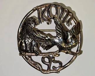 JEN8067 MOMUS 1995 PIN MONKEY BIRD NEW ORLEANS MARDI GRAS KREWE FAVOR $89.99 AAA Vintage Warehouse 712 L And A Rd Suite B Metairie, LA 70001 By Appointment Thursday - Saturday 10-4 