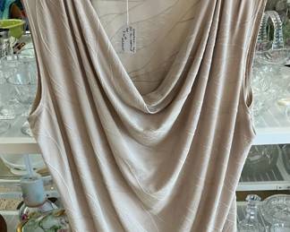 Dressbarn Patterned Beige Sleeveless Size 1X Ladies Top AAA2600 $24.99  AAA Vintage Shop 9017 Airline HWY New Orleans LA 70118 By Appointment 10-4 M-S