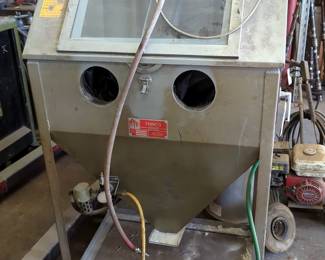 Trinco Dry Blast Cabinet, 36BP, With Reclaimer