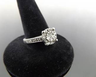 .925 Sterling Silver Diamond Accented Ring Size 7