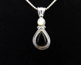 .925 Sterling Silver Onyx and Pearl Cabochon Pendant Necklace