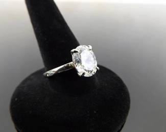 .925 Sterling Silver Oval Zirconia Ring Size 6.25